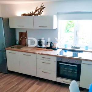 OTOK KRK, BAŠKA - Kuća sa 2 apartmana 80 m od mora + parking