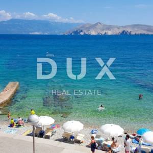 OTOK KRK, BAŠKA - Kuća sa 2 apartmana 80 m od mora + parking