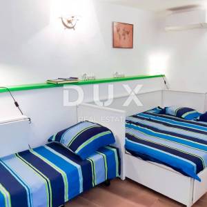 OTOK KRK, BAŠKA - Kuća sa 2 apartmana 80 m od mora + parking