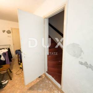 OTOK KRK, BAŠKA - Kuća za adaptaciju 20m od mora, PRILIKA!