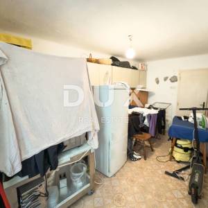 OTOK KRK, BAŠKA - Kuća za adaptaciju 20m od mora, PRILIKA!