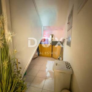OTOK KRK, BAŠKA - Moderni apartman prvi red do mora!