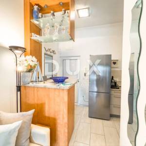 OTOK KRK, BAŠKA - Moderni apartman prvi red do mora!