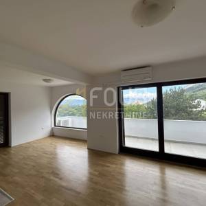 Otok Krk, Baška - okolica, 72.74m2, 2s+db, bazen na korištenje
