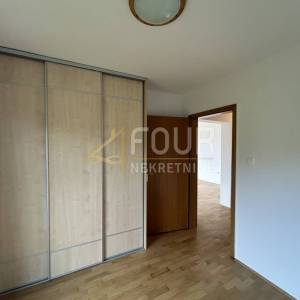 Otok Krk, Baška - okolica, 72.74m2, 2s+db, bazen na korištenje