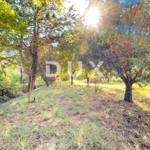 OTOK KRK, BAŠKA (okolica) - Kamena kuća s velikom okućnicom