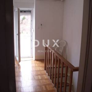 Otok Krk, Baška (okolica) - Renovirana kuća sa dva apartmana