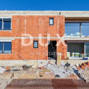 OTOK KRK, BRZAC - Moderno dizajnirana dvojnica s bazenom 40m2
