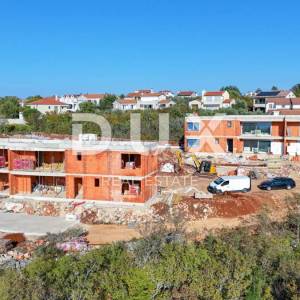 OTOK KRK, BRZAC - Moderno dizajnirana dvojnica s bazenom 40m2