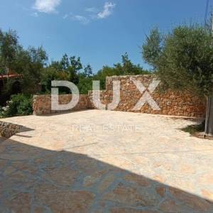 OTOK KRK, BRZAC - Samostojeća kuća s bazenom
