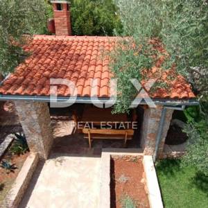 OTOK KRK, BRZAC - Samostojeća kuća s bazenom