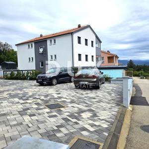OTOK KRK, ČIŽIĆI - Uređeni stan 70 m2 s parkingom blizu mora