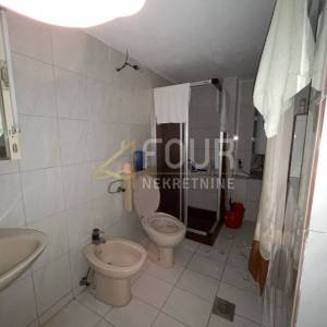 Otok Krk, Dobrinj, autohtona kuća od 110m2 u staroj jezgri