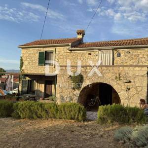 OTOK KRK, DOBRINJ – Kamena vila s bazenom i pogledom na more, PRILIKA!!!