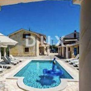 OTOK KRK, DOBRINJ- Luksuzna vila u mediteranskom stilu