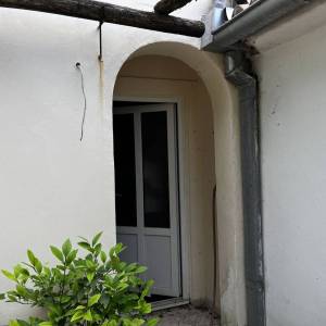 OTOK KRK, DOBRINJ (OKOLICA) -  Kuća sa 7 stambenih jedinica