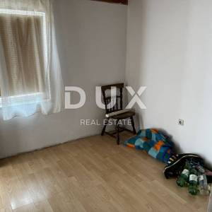 OTOK KRK, DOBRINJ (OKOLICA) -  Kuća sa 7 stambenih jedinica