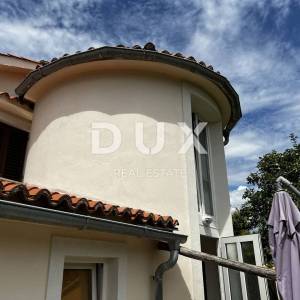 OTOK KRK, DOBRINJ (OKOLICA) -  Kuća sa 7 stambenih jedinica