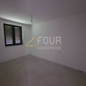 Otok Krk, Dobrinj - okolica, kuća s 2 stana, 112.98m2