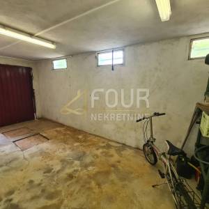 Otok Krk, Dobrinj okolica, samostojeća kuća 100m2, konoba, garaža