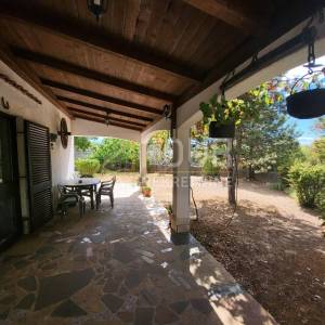 Otok Krk, Dobrinj okolica, samostojeća kuća 100m2, konoba, garaža