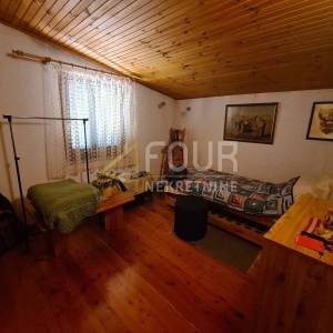 Otok Krk, Dobrinj okolica, samostojeća kuća 100m2, konoba, garaža