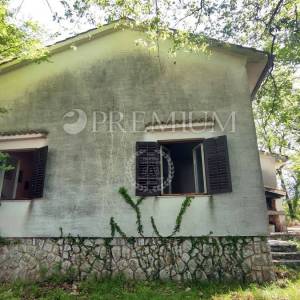 Otok Krk, Dobrinj, prodaja samostojeće kuće s okućnicom od 2769 m2!