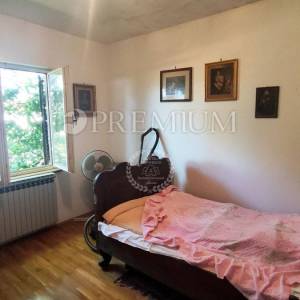 Otok Krk, Dobrinj, prodaja samostojeće kuće s okućnicom od 2769 m2!