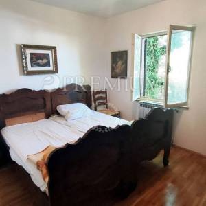 Otok Krk, Dobrinj, prodaja samostojeće kuće s okućnicom od 2769 m2!