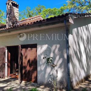 Otok Krk, Dobrinj, prodaja samostojeće kuće s okućnicom od 2769 m2!