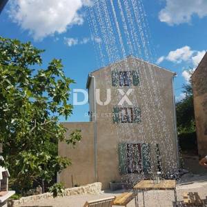OTOK KRK, DOBRINJ - Rustikalna kuća s jacuzzijem