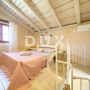 OTOK KRK, DOBRINJ - Rustikalna kuća s jacuzzijem