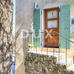 OTOK KRK, DOBRINJ - Rustikalna kuća s jacuzzijem