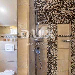 OTOK KRK, DOBRINJ - Samostojeća šarmantna kuća s grijanim bazenom, studio apartmanom u mirnom dijelu otoka!