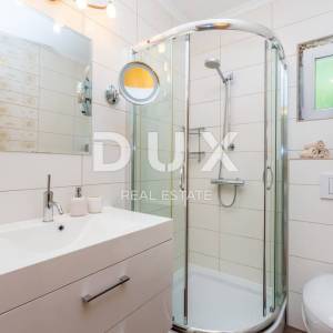 OTOK KRK, DOBRINJ - Samostojeća šarmantna kuća s grijanim bazenom, studio apartmanom u mirnom dijelu otoka!