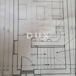 OTOK KRK, DOBRINJ - Samostojeća kuća za adaptaciju 