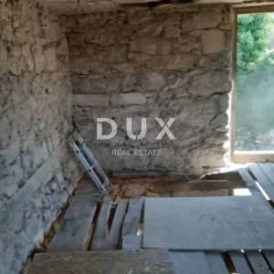 OTOK KRK, DOBRINJ - Samostojeća kuća za adaptaciju 