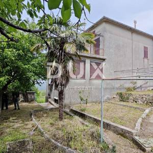 OTOK KRK, DOBRINJ - Samostojeća kuća s velikim potencijalom