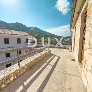 OTOK KRK, DRAGA BAŠĆANSKA - Dvije kuće u nizu s velikom okućnicom