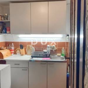 OTOK KRK, DRAGA BAŠĆANSKA - Dvije kuće u nizu s velikom okućnicom