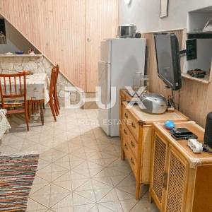 OTOK KRK, DRAGA BAŠĆANSKA - Dvije kuće u nizu s velikom okućnicom