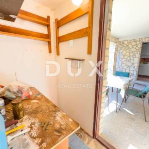 OTOK KRK, DRAGA BAŠĆANSKA - Dvije kuće u nizu s velikom okućnicom