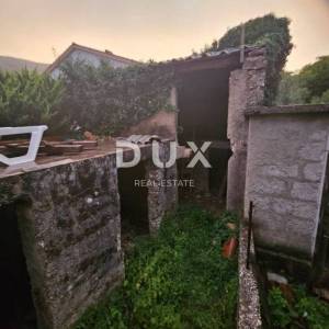 OTOK KRK, DRAGA BAŠĆANSKA – poljoprivredno zemljište sa starinom 54 m², odlična prilika za prenamjenu i novi projekt!