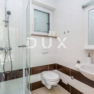 OTOK KRK - Dvije dvojne kuće s jednim bazenom