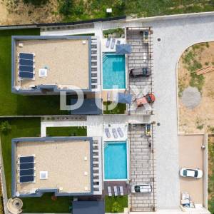 OTOK KRK - Ekskluzivna urbana vila s bazenom