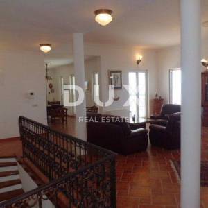 OTOK KRK - Ekskluzivna vila sa bazenom