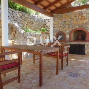 OTOK KRK - Ekskluzivna vila sa bazenom