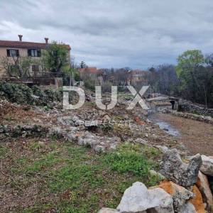 OTOK KRK, GABONJIN – Građevinsko zemljište 914 m², s prilazom i infrastrukturom u blizini, idealno za dvije kuće ili kuće za odmor!