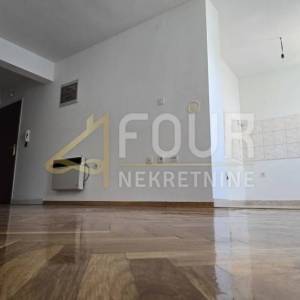 Otok Krk, grad Krk, 24.65m2, garsonijera, parkirno mjesto