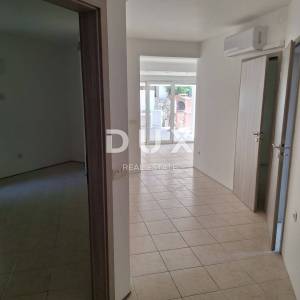 OTOK KRK, GRAD KRK - Apartman 69 m2 + okućnica 150 m2